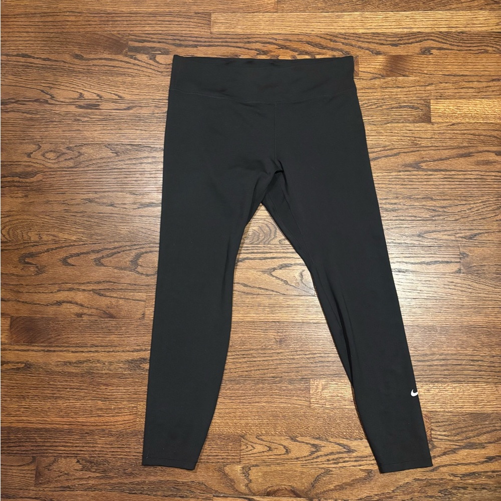 NIKE Women's Black Dri Fit Leggings